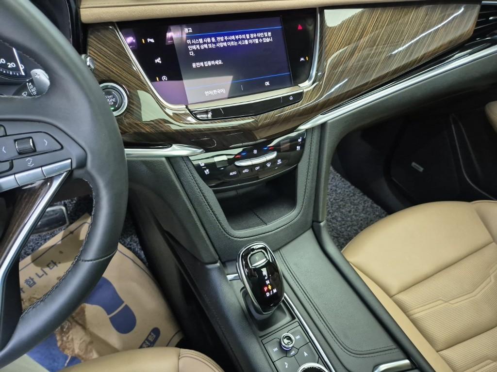 Cadillac XT6 - Vista 10
