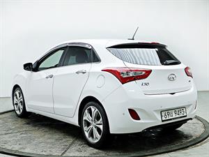HYUNDAI i30 - Vista 8