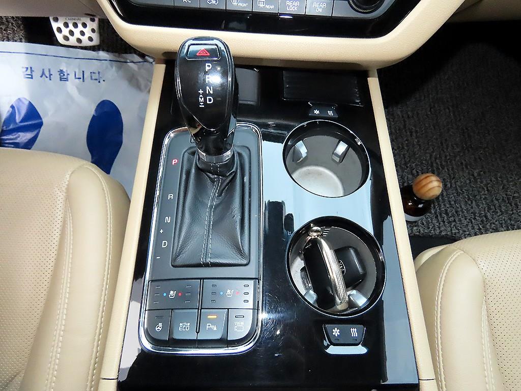 KIA Carnival - Vista 10
