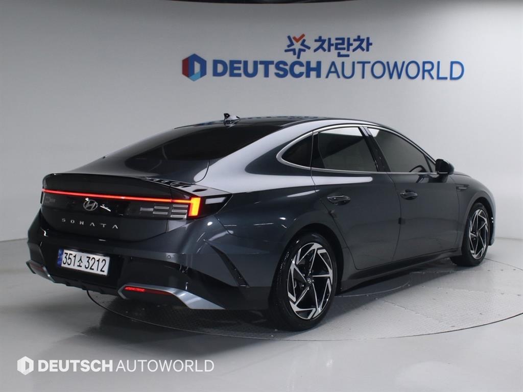 HYUNDAI Sonata - Vista 2