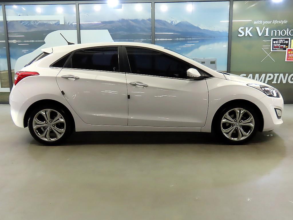 HYUNDAI i30 - Vista 3