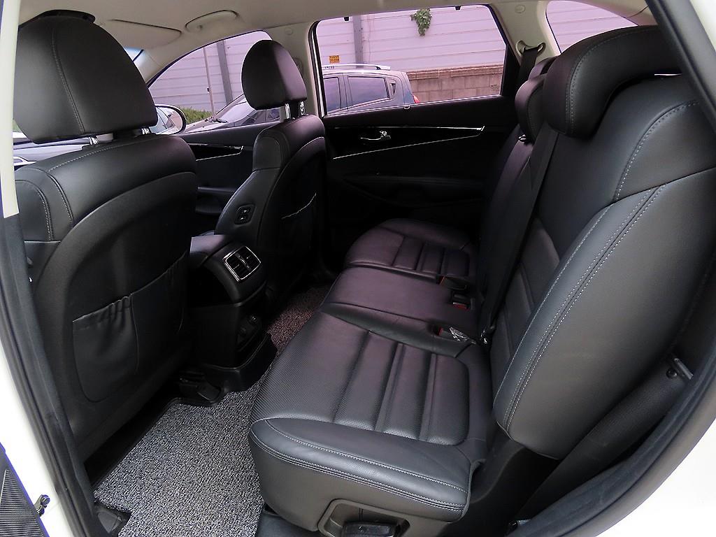 KIA Sorento - Vista 6