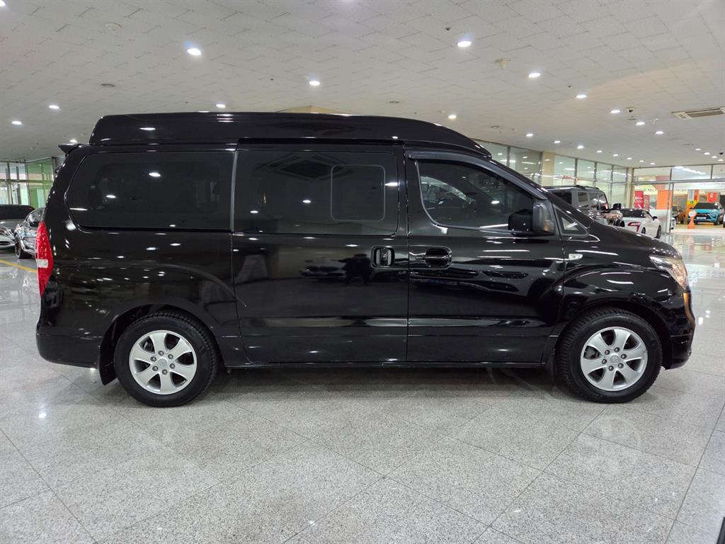 HYUNDAI Starex - Vista 5
