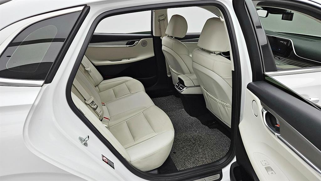 HYUNDAI Grandeur - Vista 9