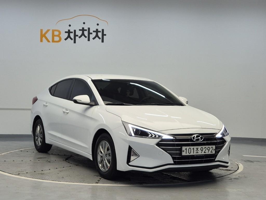 HYUNDAI Avante - Vista 4