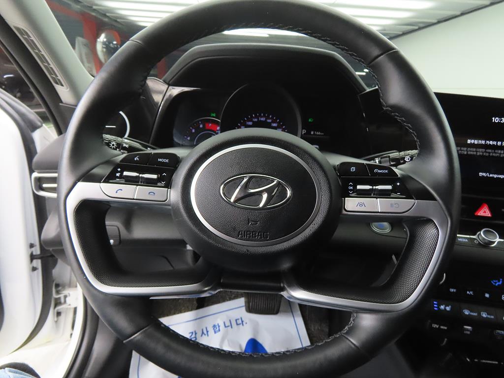 HYUNDAI Avante - Vista 8
