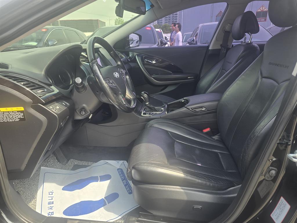 HYUNDAI Grandeur - Vista 6
