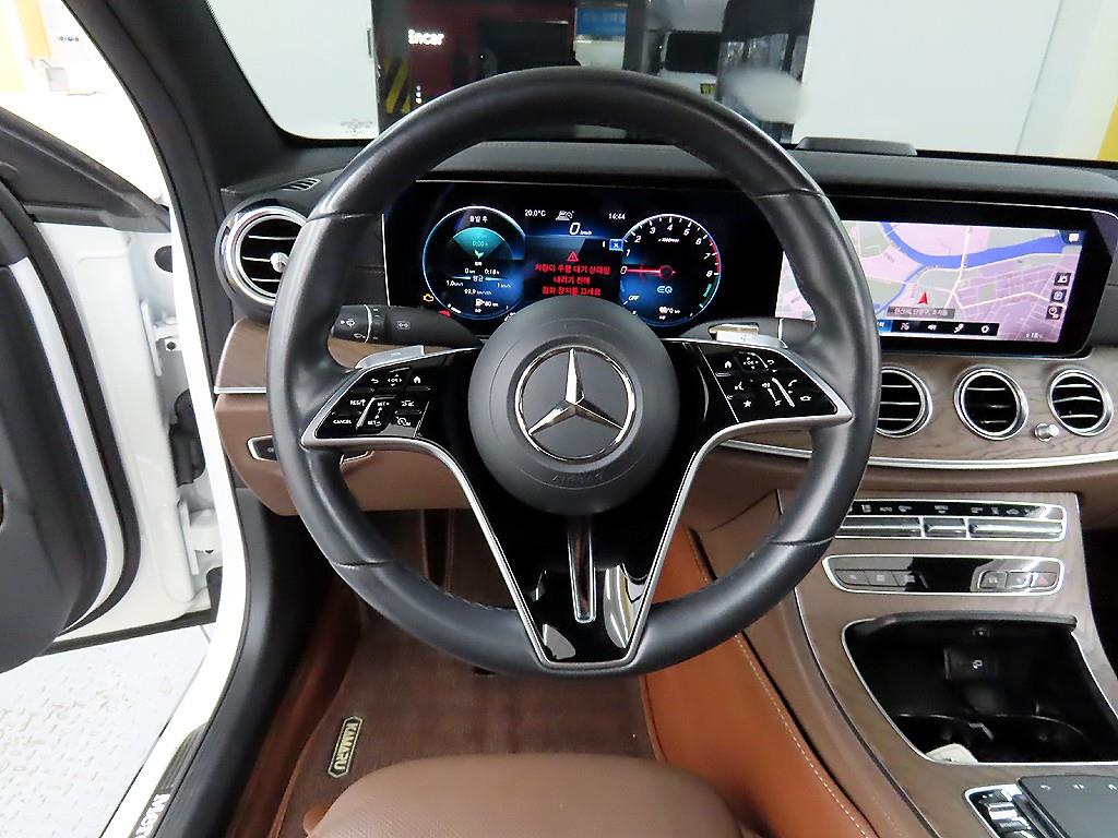 Mercedes Benz E class - Vista 9