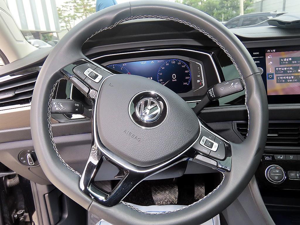 Volkswagen Jetta - Vista 8