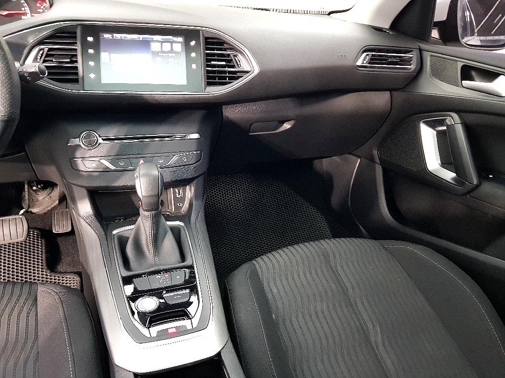 Peugeot 308 - Vista 10