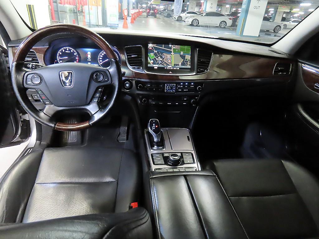 HYUNDAI Equus - Vista 10
