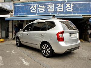 KIA Carens - Vista 8
