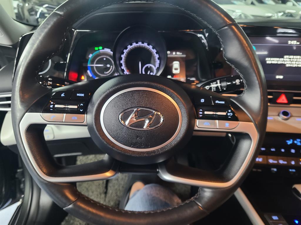 HYUNDAI Avante - Vista 6