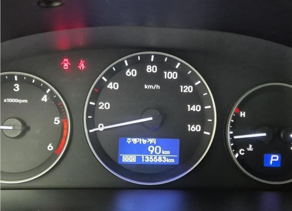 HYUNDAI Starex - Vista 6