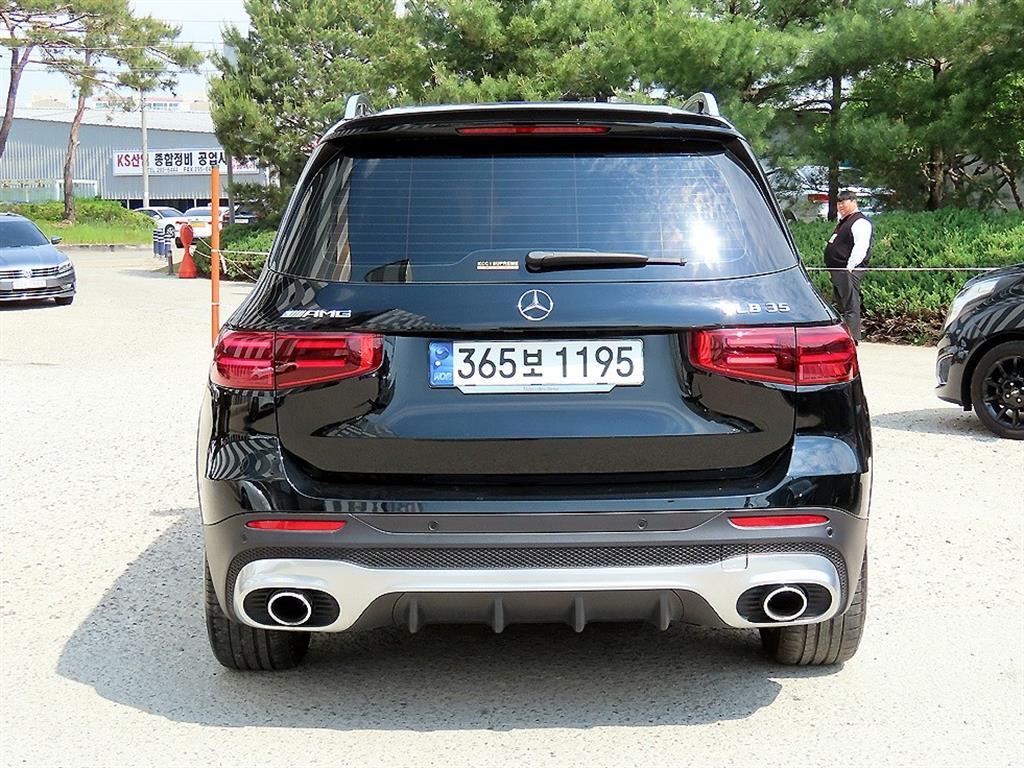 Mercedes Benz GLB Class - Vista 4