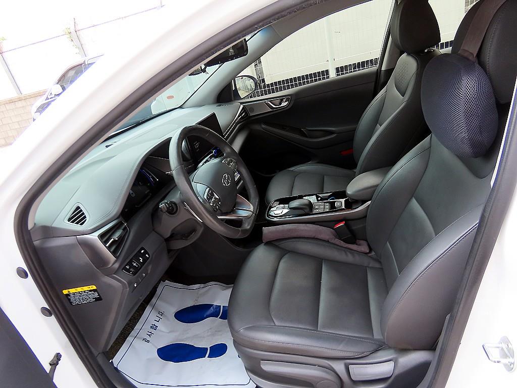 HYUNDAI Ioniq - Vista 5