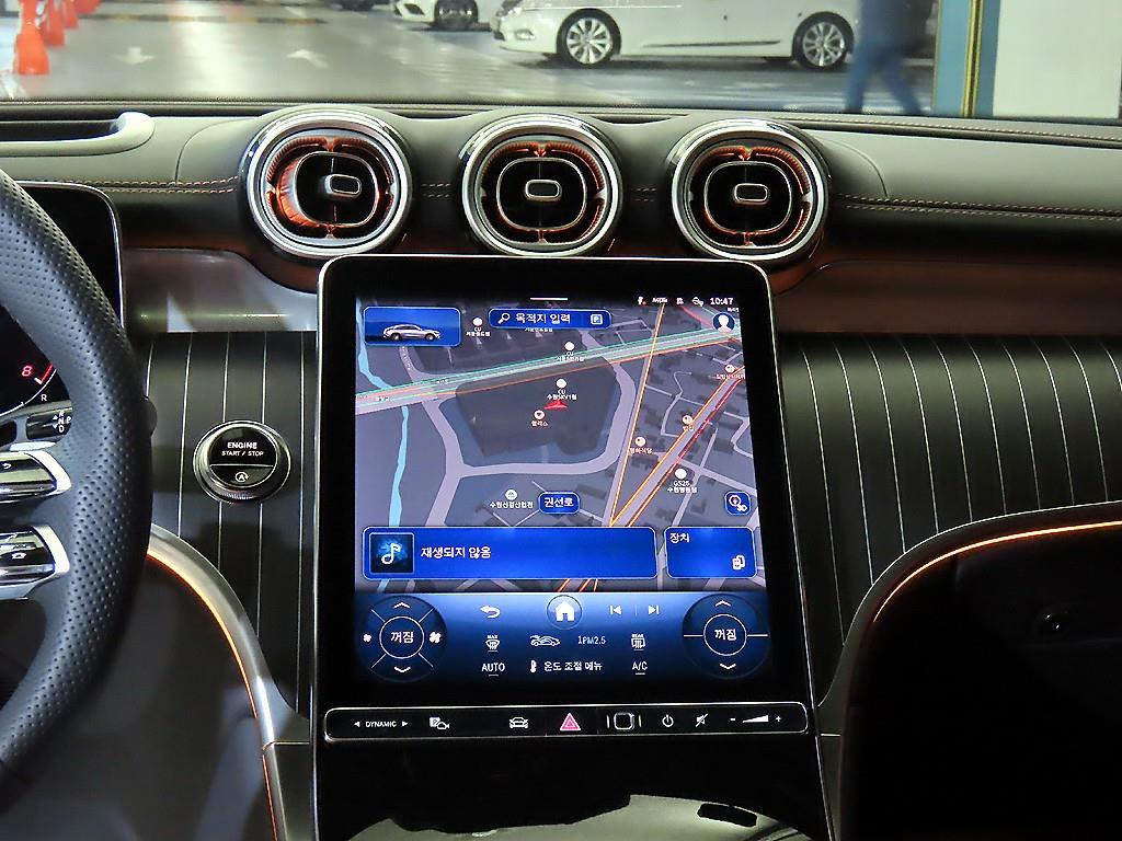 Mercedes Benz GLC Class - Vista 11