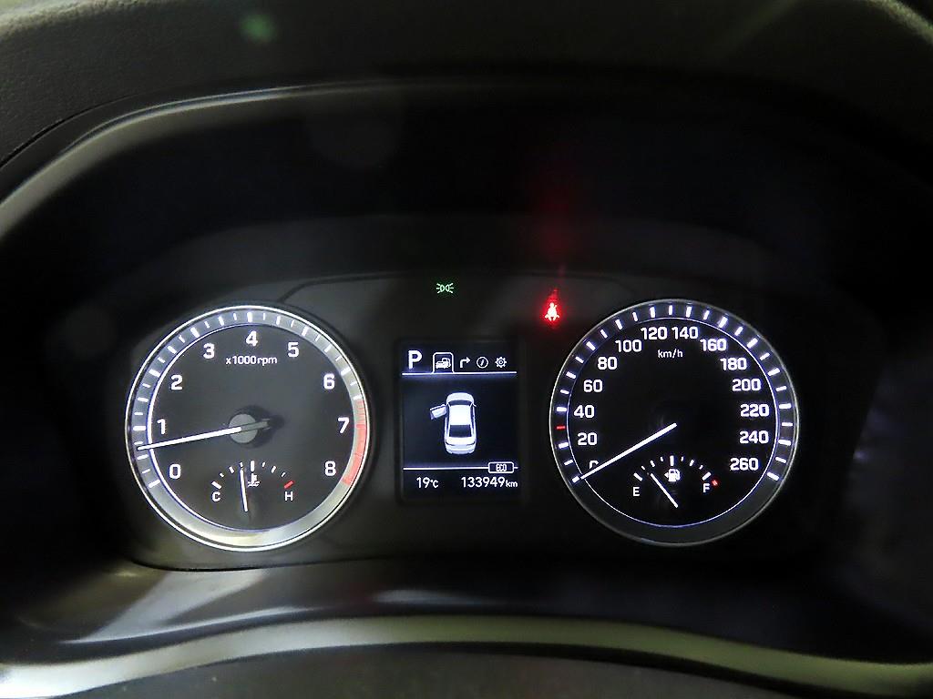 HYUNDAI Sonata - Vista 9