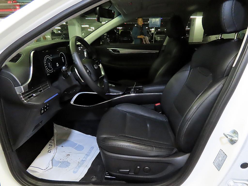 HYUNDAI Grandeur - Vista 6