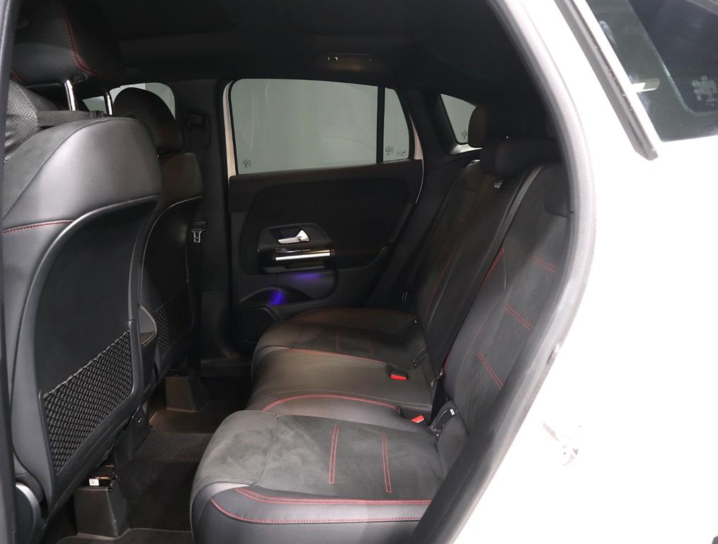 Mercedes Benz GLA Class - Vista 10
