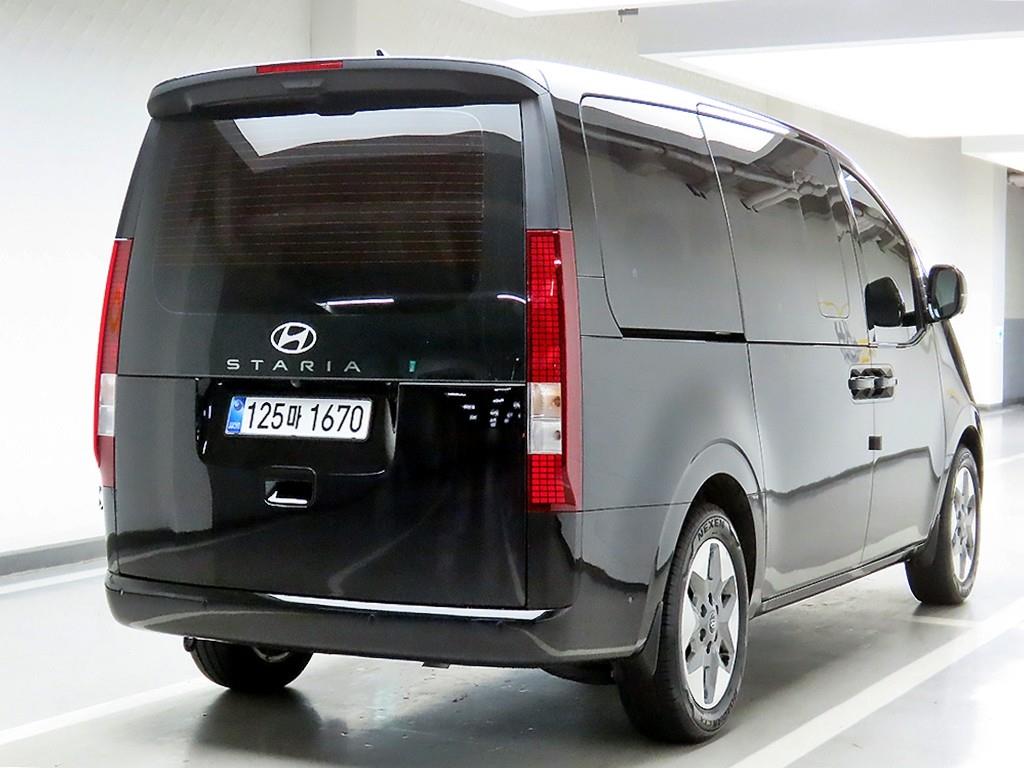 HYUNDAI Staria - Vista 4