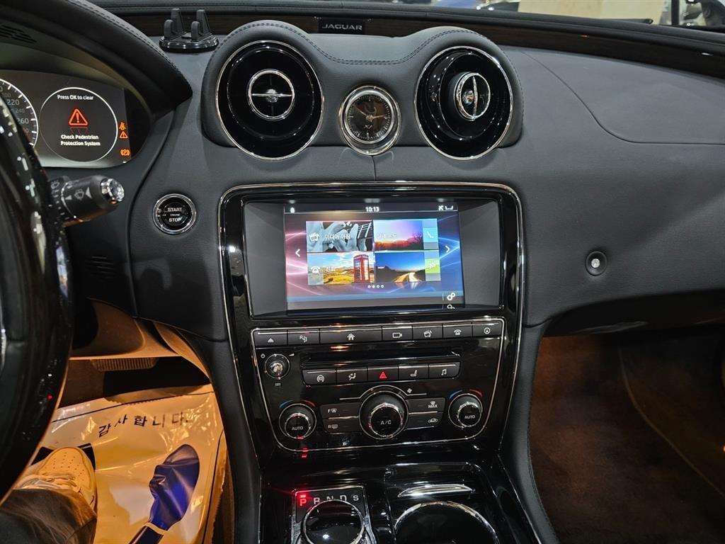 Jaguar XJ - Vista 9