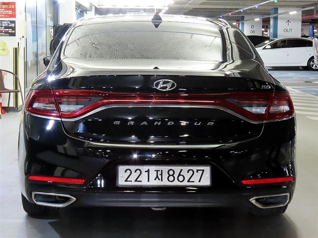 HYUNDAI Grandeur - Vista 5