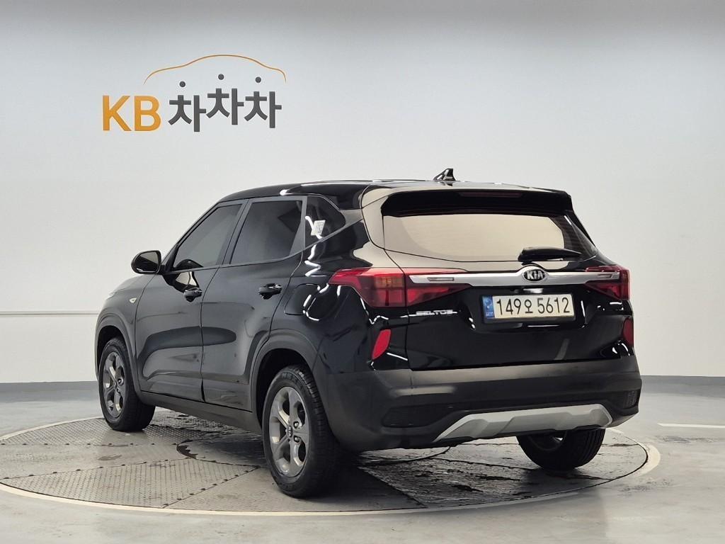 KIA Seltos - Vista 4