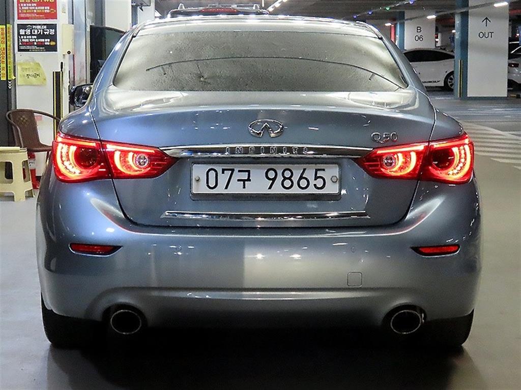 Infiniti Q - Vista 5