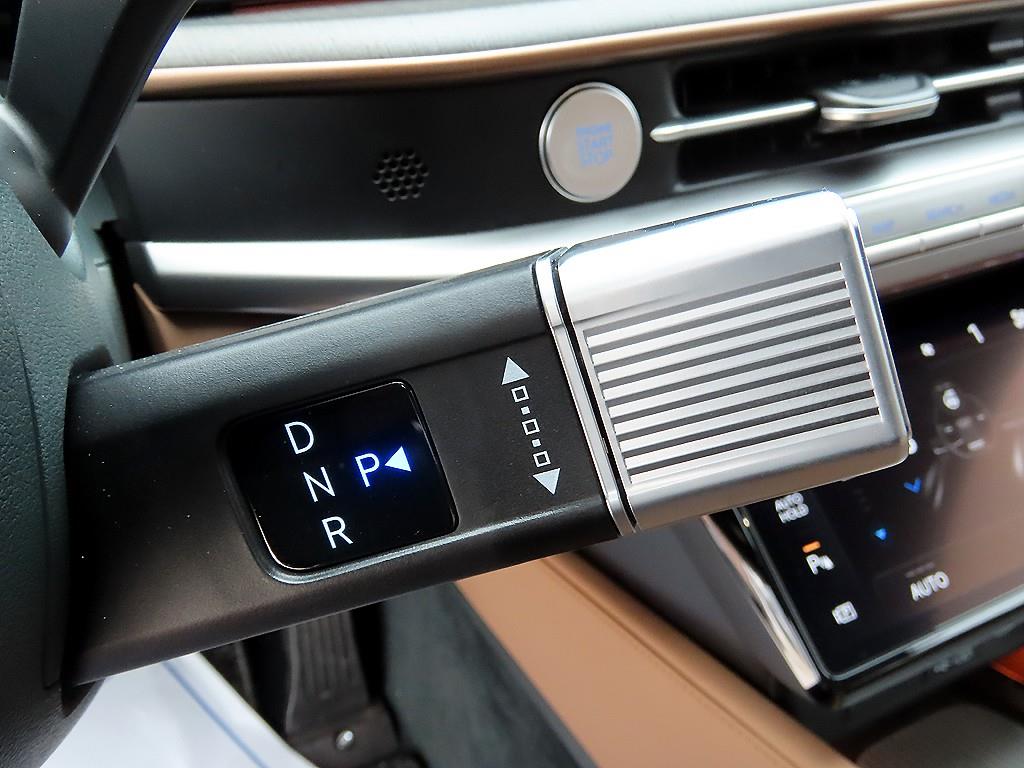 HYUNDAI Grandeur - Vista 11