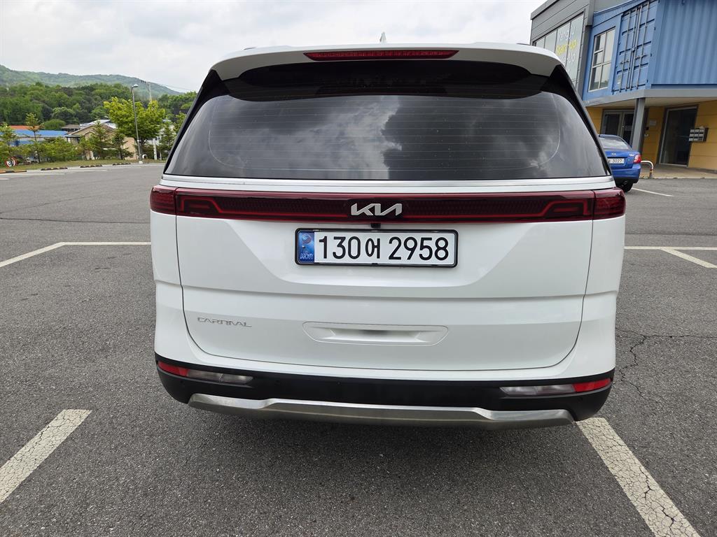 KIA Carnival - Vista 5