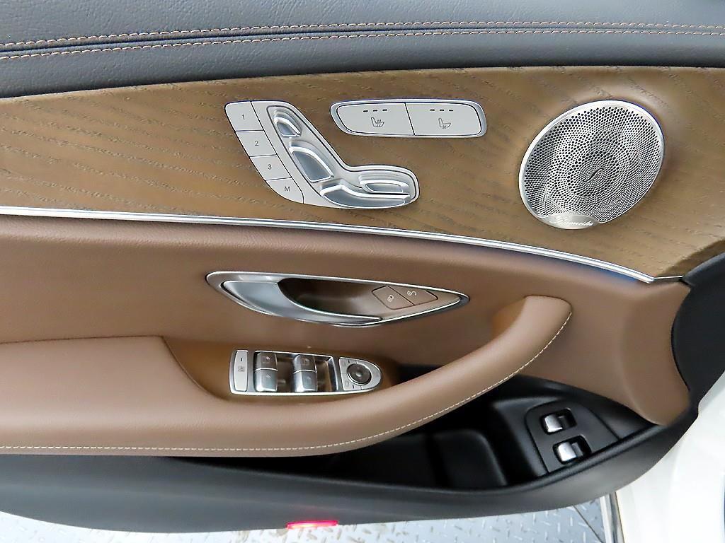 Mercedes Benz E class - Vista 10