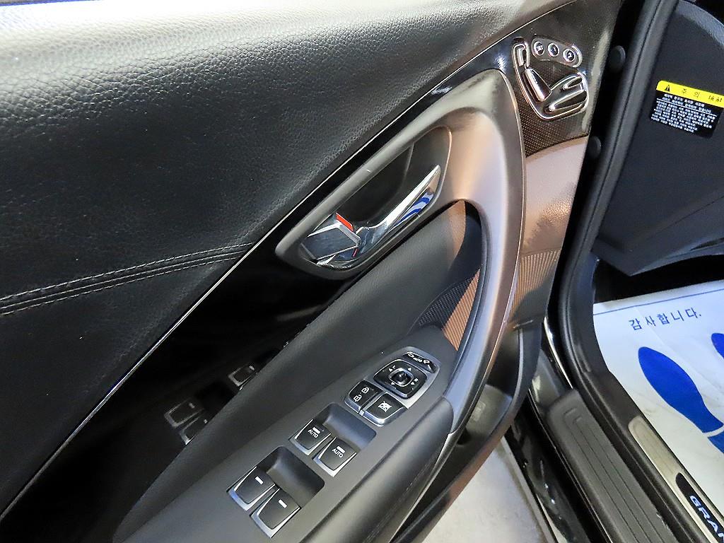 HYUNDAI Grandeur 2016 Negro - Importación desde Corea - HF Imports Iquique - Foto 13