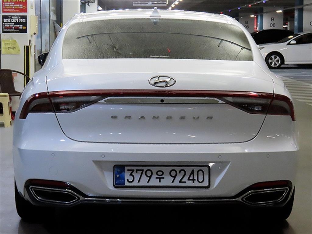 HYUNDAI Grandeur - Vista 5