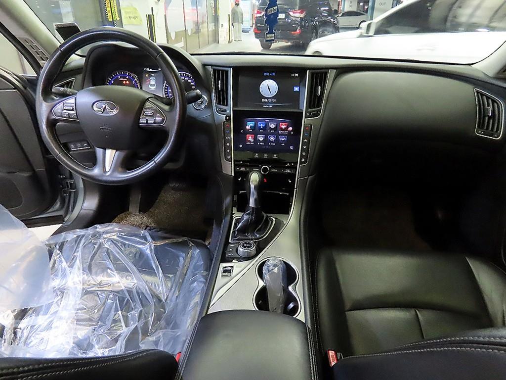 Infiniti Q - Vista 10