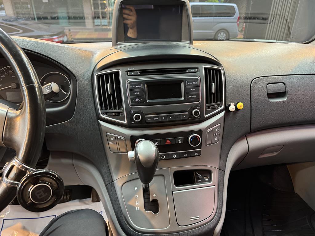 HYUNDAI Starex - Vista 11