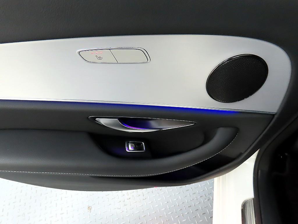 Mercedes Benz E class - Vista 12