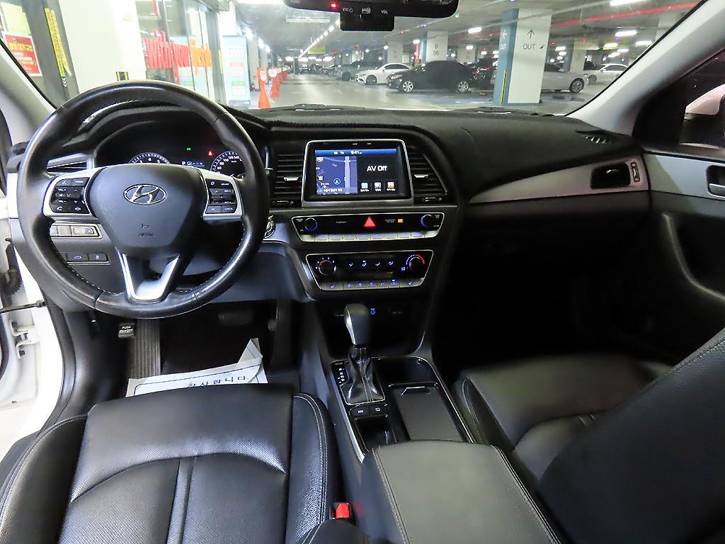 HYUNDAI Sonata - Vista 10