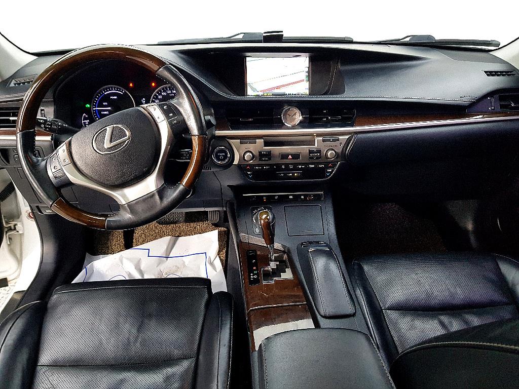 Lexus ES - Vista 5