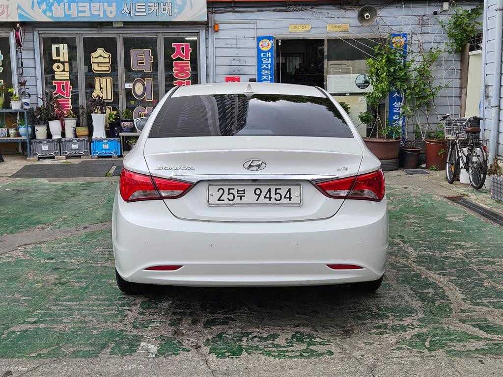 HYUNDAI Sonata - Vista 4