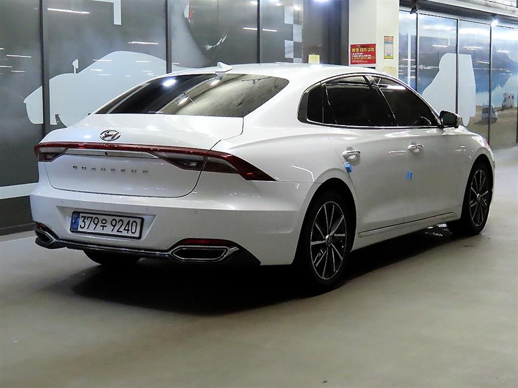 HYUNDAI Grandeur - Vista 4