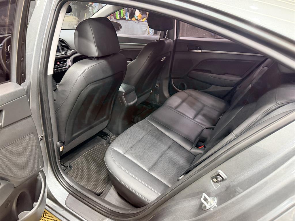 HYUNDAI Avante - Vista 8