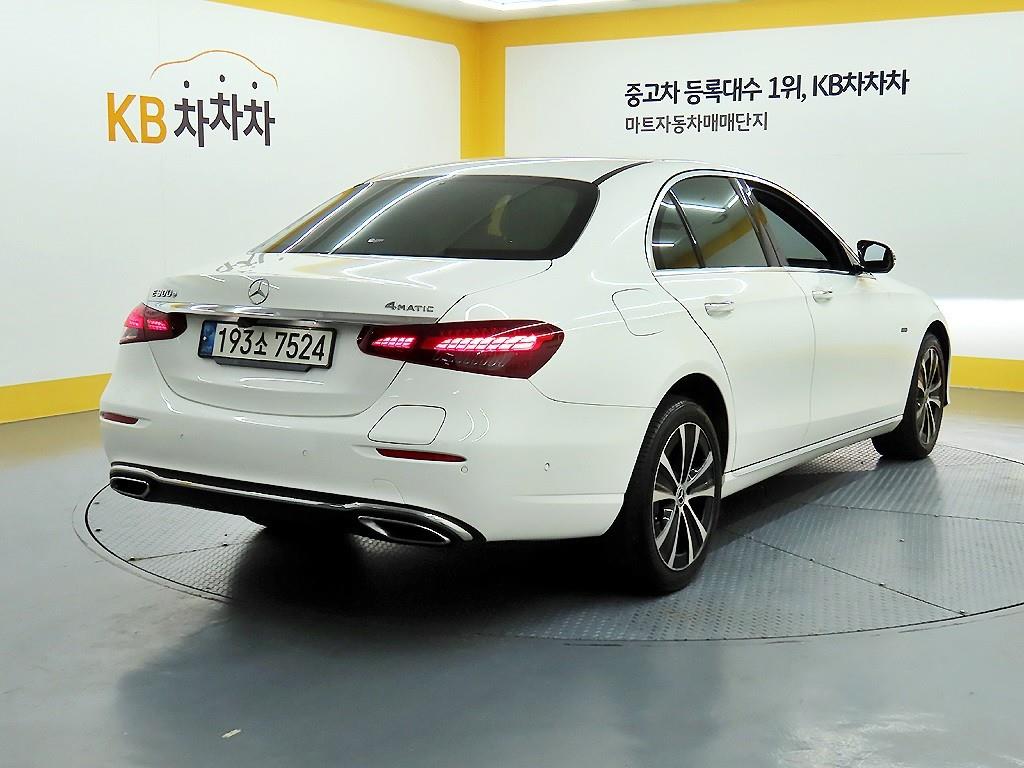 Mercedes Benz E class - Vista 4