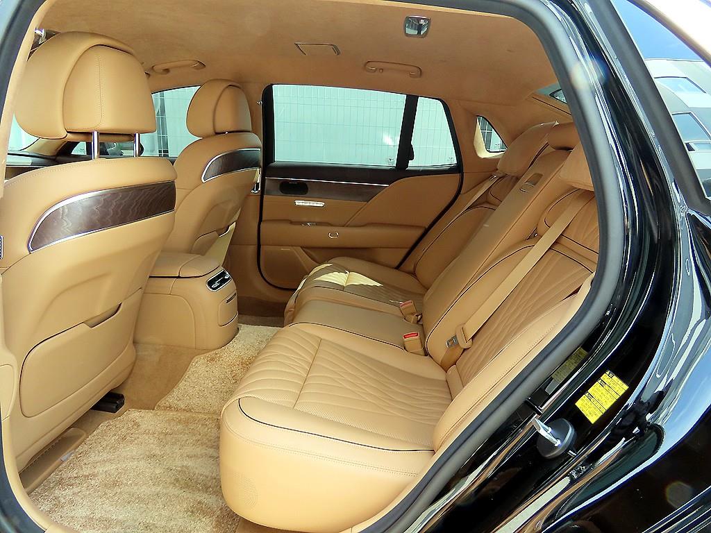 Genesis G90 - Vista 6