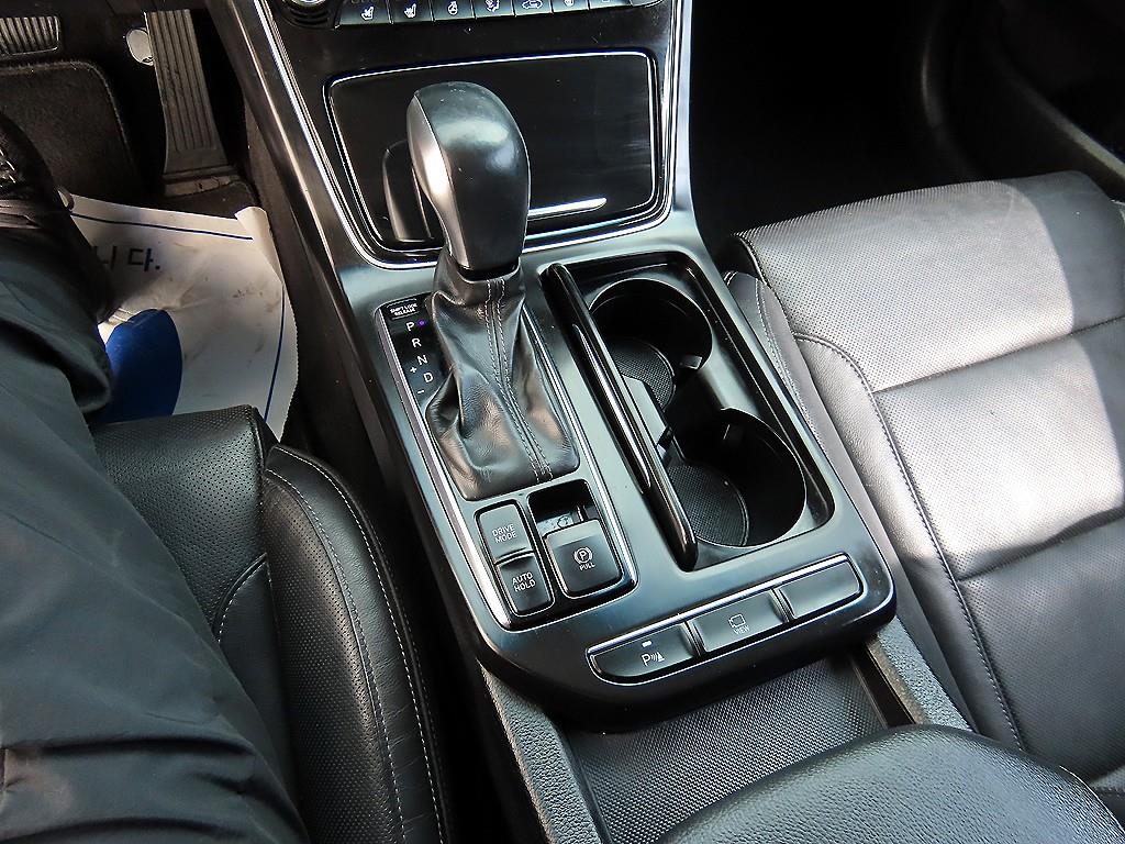 HYUNDAI Grandeur - Vista 10