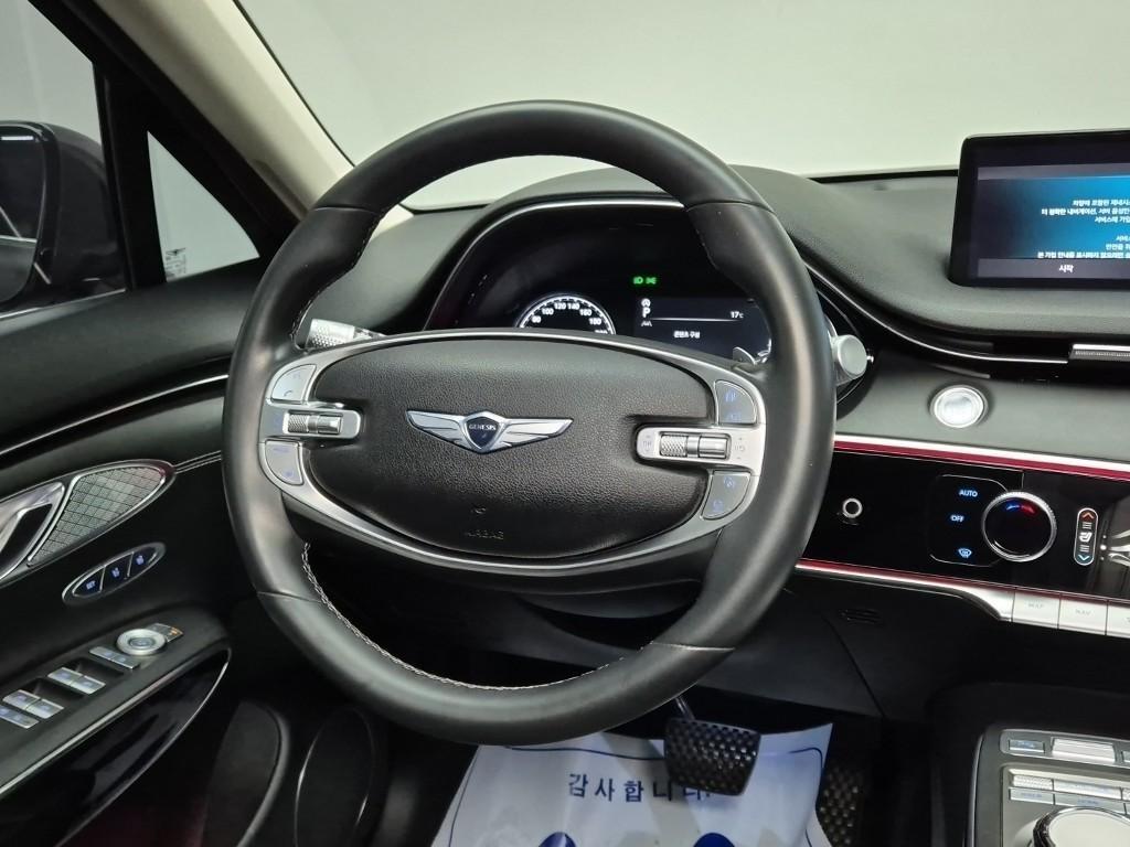Genesis GV70 - Vista 6
