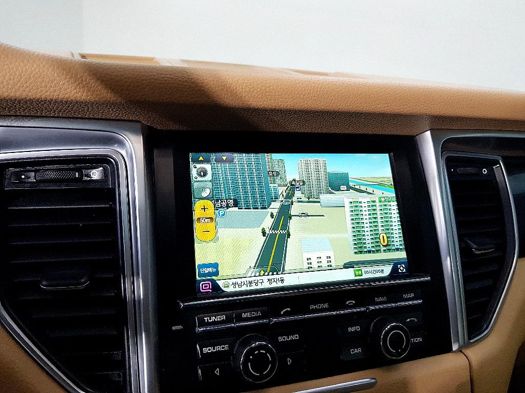 Porsche Macan - Vista 11
