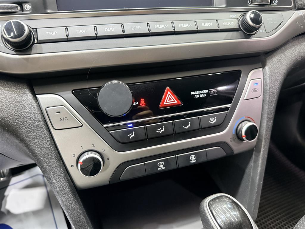 HYUNDAI Avante - Vista 11