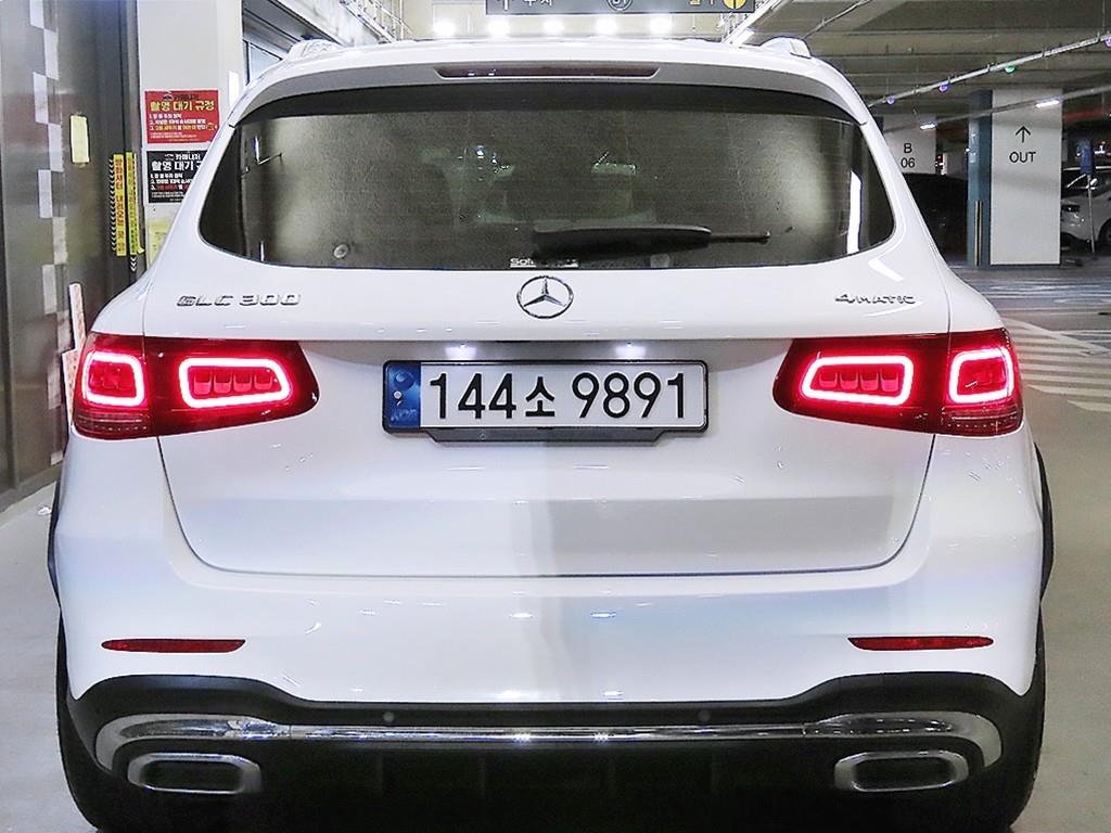 Mercedes Benz GLC Class - Vista 5