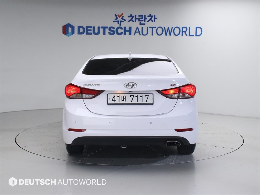 HYUNDAI Avante - Vista 4